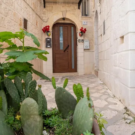 A Chese De Menople By Sthey Apartment