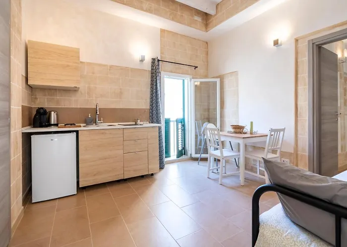 A Chese De Menople By Sthey Apartment *